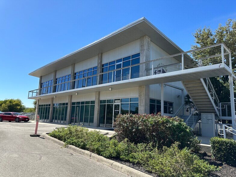 11515 N Weidner Rd, San Antonio, TX à vendre - Photo du bâtiment - Image 2 de 8