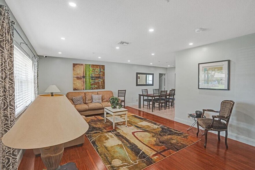 11937 NW 31st St, Coral Springs, FL à vendre - Photo intérieure - Image 3 de 10