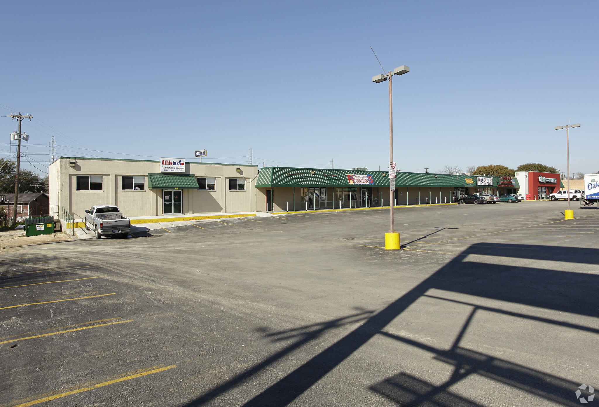 2100-2103 Goliad Rd, San Antonio, TX for lease Building Photo- Image 1 of 3