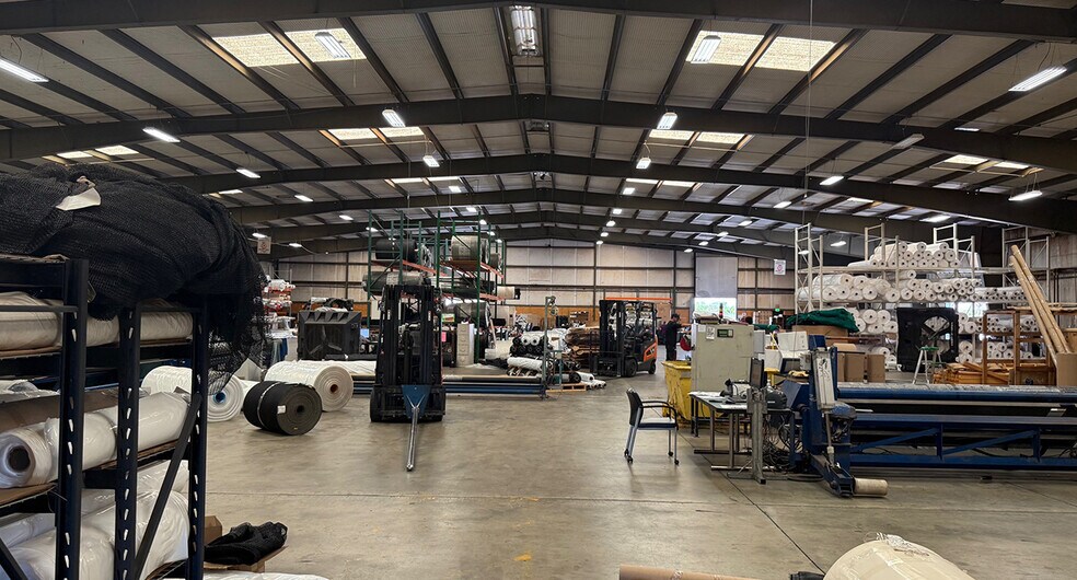 10084 Avenue 416, Dinuba, CA à vendre - Photo du bâtiment - Image 2 de 4