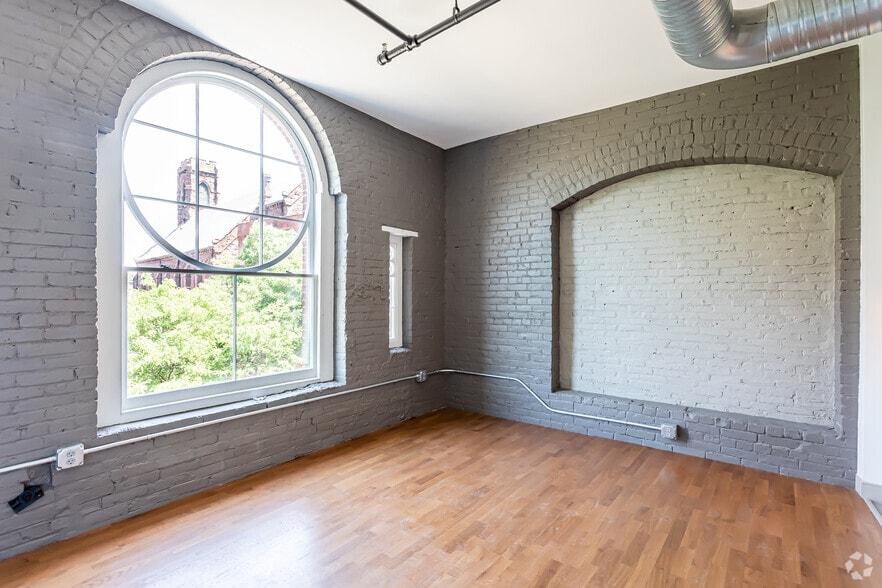 111 Allyn St, Hartford, CT for lease - Interior Photo - Image 2 of 30