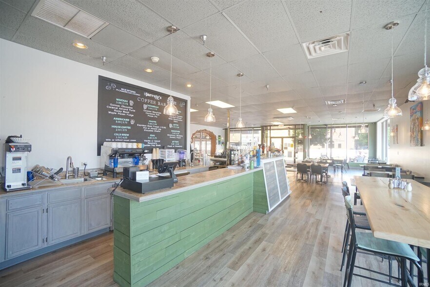 701 Main St, Rochester, IN à vendre - Photo intérieure - Image 3 de 17