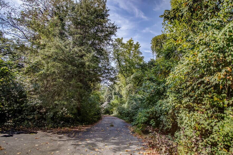 1026 N Douglas, Belleville, IL à vendre - Photo du bâtiment - Image 2 de 4