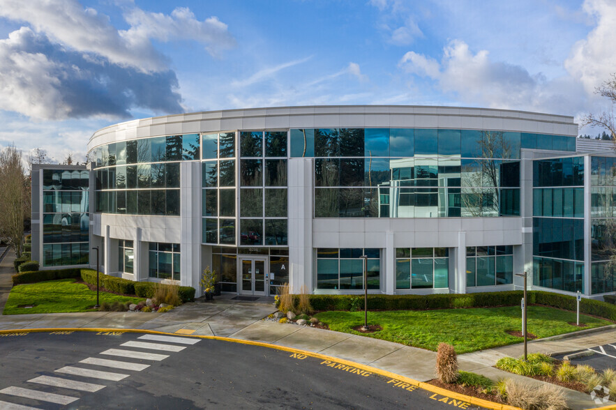 18200 NE Union Hill Rd, Redmond, WA for lease - Primary Photo - Image 1 of 8