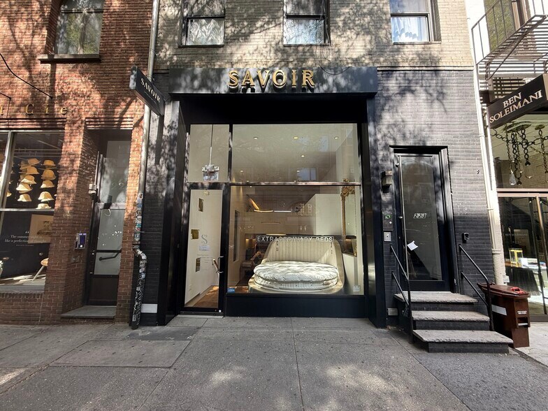 223 E 59th St, New York, NY à louer - Photo du bâtiment - Image 1 de 11