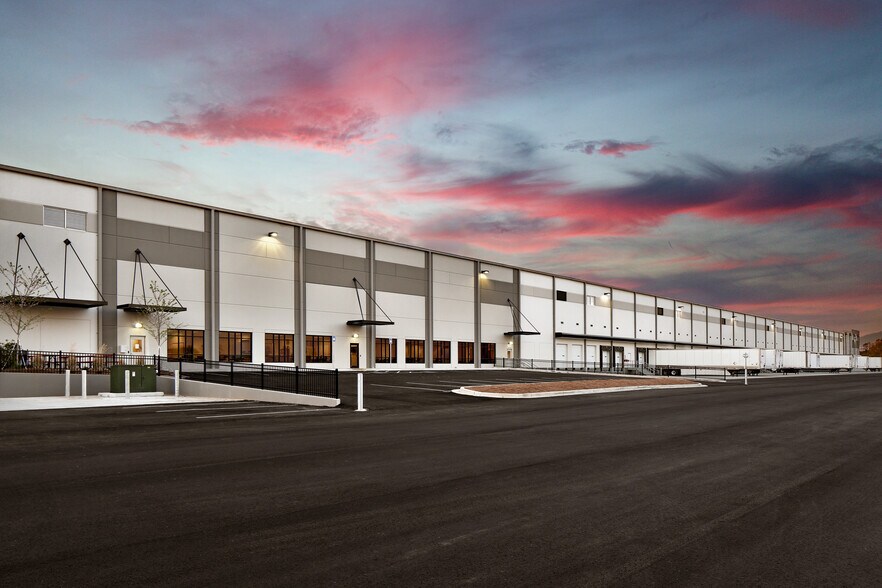 6700 Lakeview Ctr Dr, Tampa, FL à louer - Photo du bâtiment - Image 1 de 1