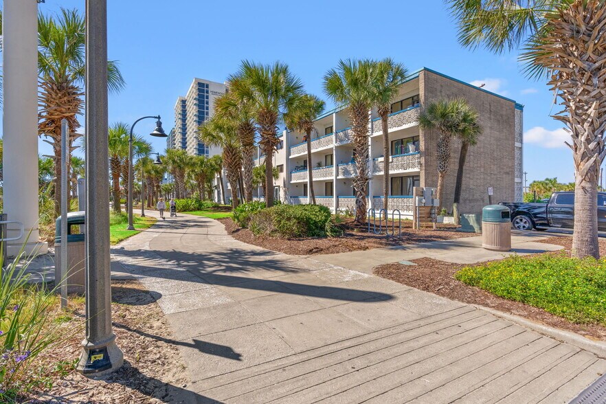 606 N Ocean Blvd, Myrtle Beach, SC à vendre - Photo du bâtiment - Image 2 de 23