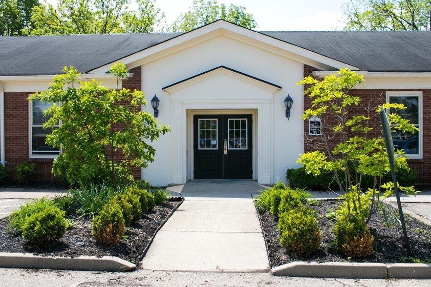 34-38 Triangle Park Dr, Cincinnati, OH à louer - Photo du bâtiment - Image 2 de 10