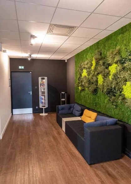 Bureau dans Saint-Herblain à vendre - Hall d’entrée - Image 3 de 14