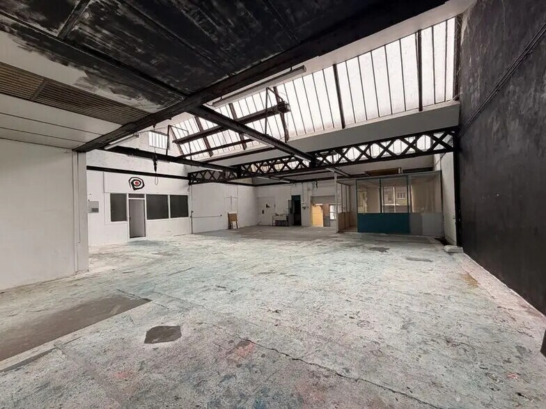 Flex dans Rillieux-la-Pape à louer - Photo du bâtiment - Image 3 de 14