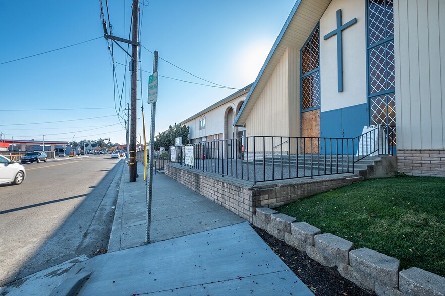 20615 Stanton Ave, Castro Valley, CA à vendre - Photo principale - Image 1 de 1