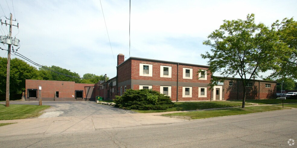 515 Frederick St, Waukesha, WI à louer - Photo du bâtiment - Image 2 de 5