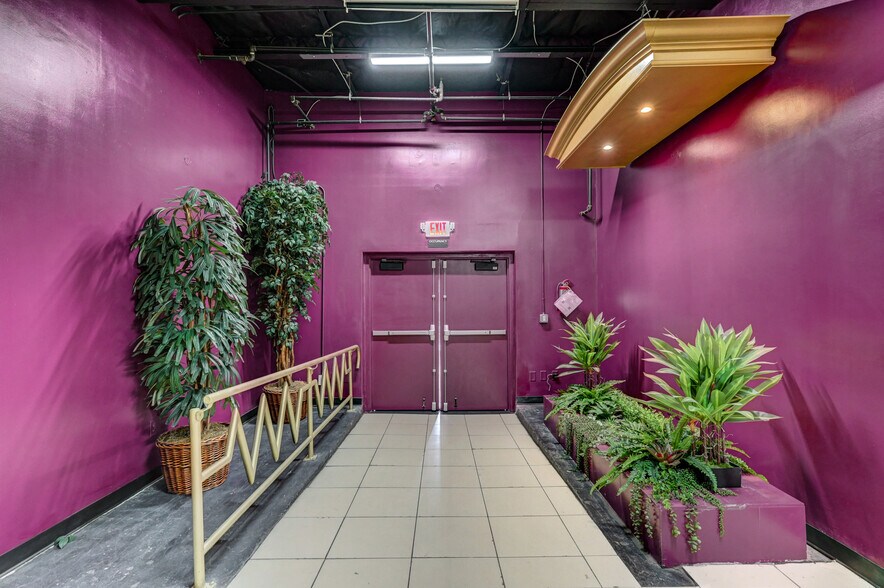 2100 Fremont St, Las Vegas, NV à vendre - Photo du bâtiment - Image 3 de 37