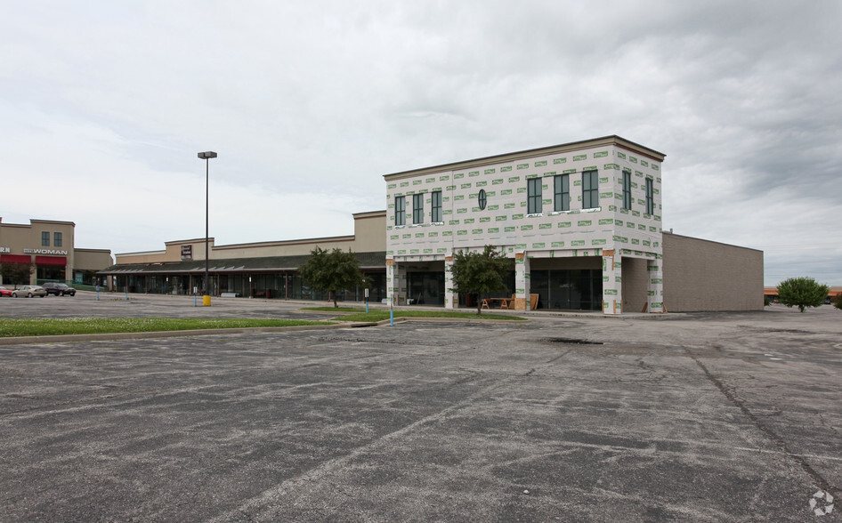 1340-1372 W Old Highway 40, Odessa, MO à vendre - Photo principale - Image 1 de 3