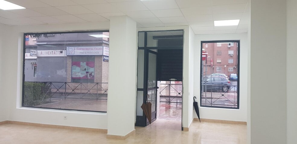 Calle Canarias, 6, Fuenlabrada, Madrid for lease - Building Photo - Image 2 of 5