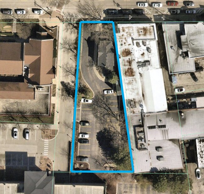 Plus de détails pour 121 W Church St, Libertyville, IL - Commerce de détail à vendre