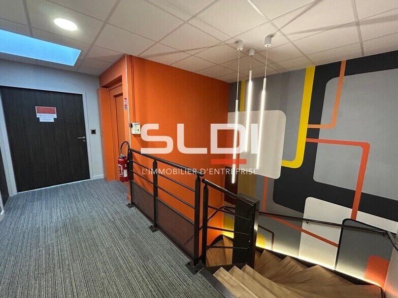 3 Chemin Du Jubin, Dardilly for lease - Interior Photo - Image 3 of 16