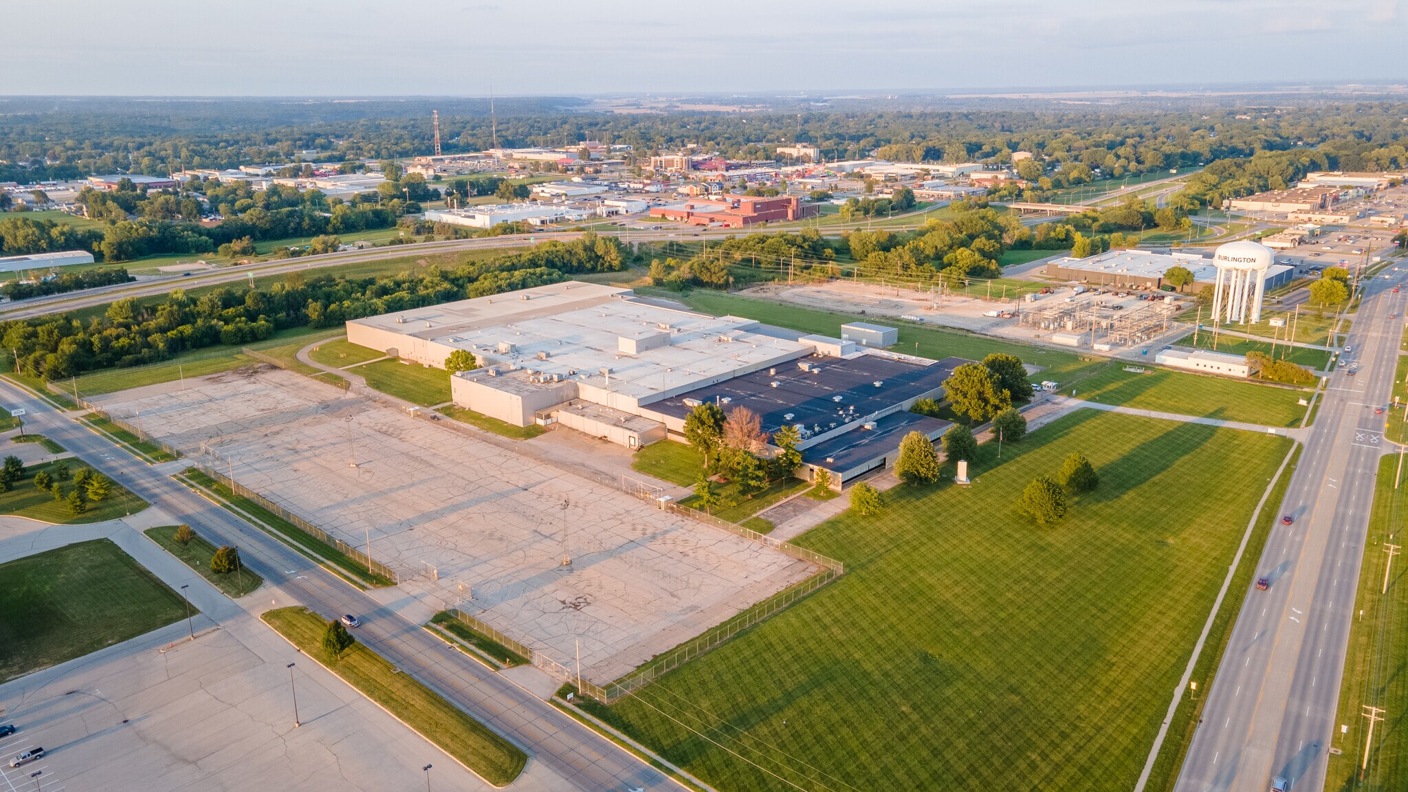 510 E Agency Rd, West Burlington, IA à louer Photo principale- Image 1 de 15