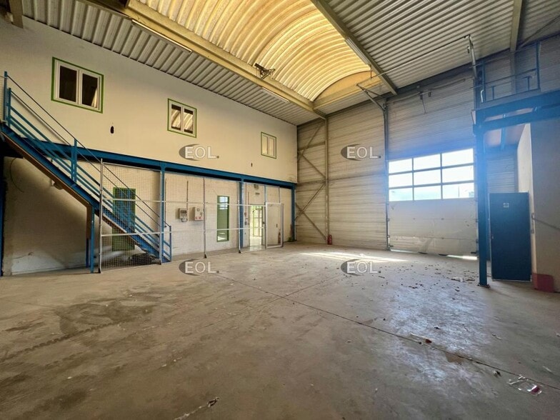 Flex in Claye-Souilly for lease - Building Photo - Image 3 of 7
