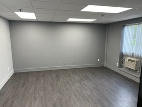 70 S Squirrel Rd, Auburn Hills, MI for lease Interior Photo- Image 1 of 6