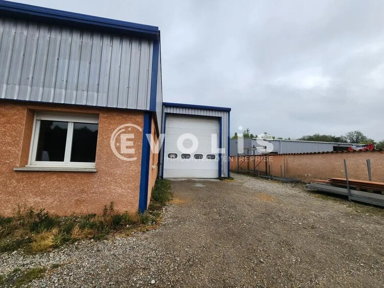 Bureau dans Grenay à louer - Photo du bâtiment - Image 2 de 16