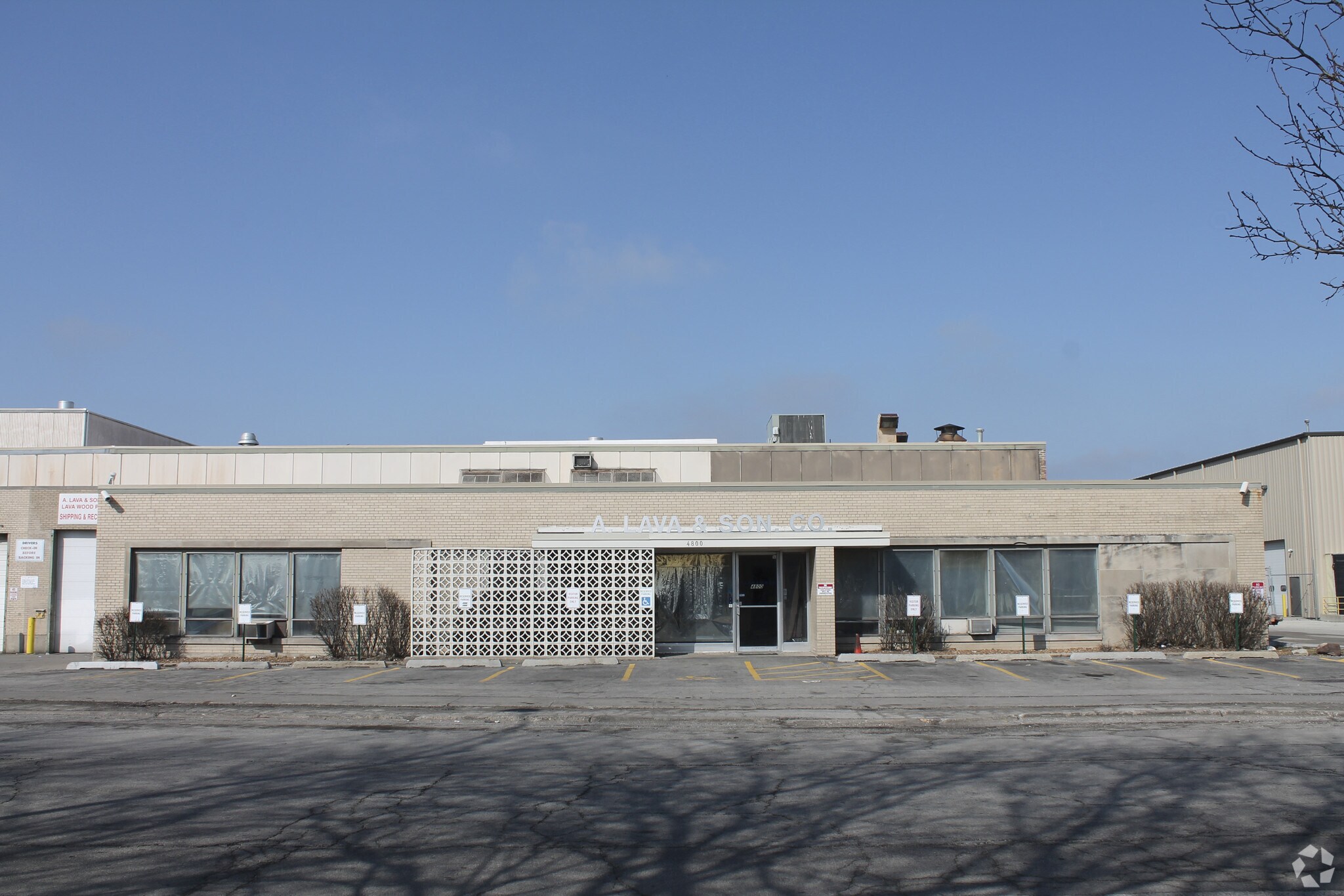 4800-4850 S Kilbourn Ave portefeuille de 2 propriétés à vendre sur LoopNet.ca Photo principale- Image 1 de 3