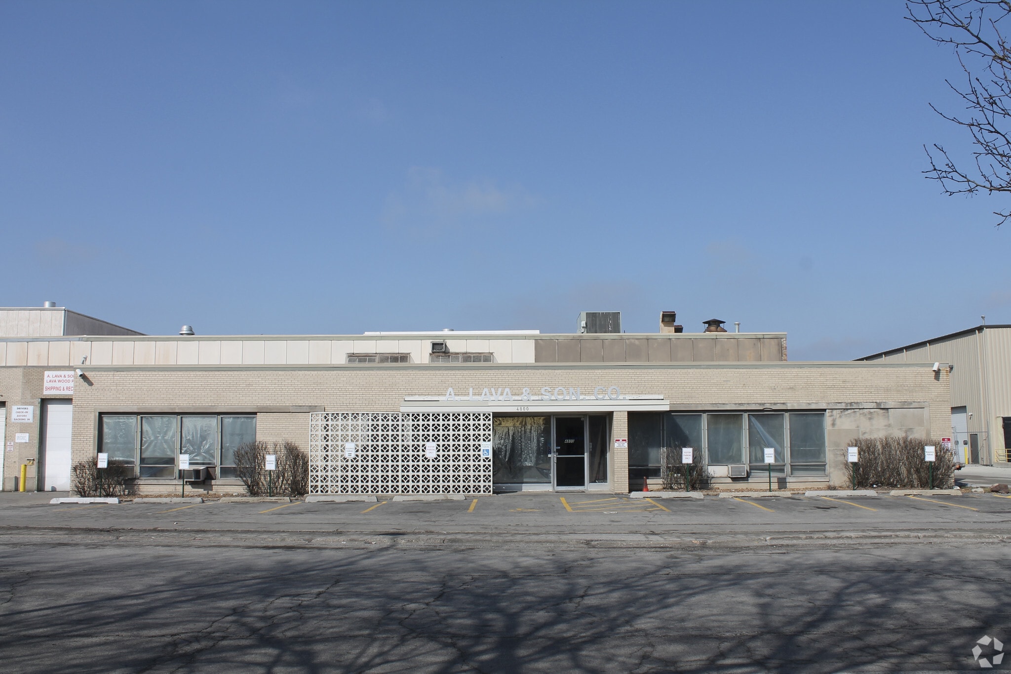 4800-4850 S Kilbourn Ave portfolio of 2 properties for sale on LoopNet.ca Primary Photo- Image 1 of 3