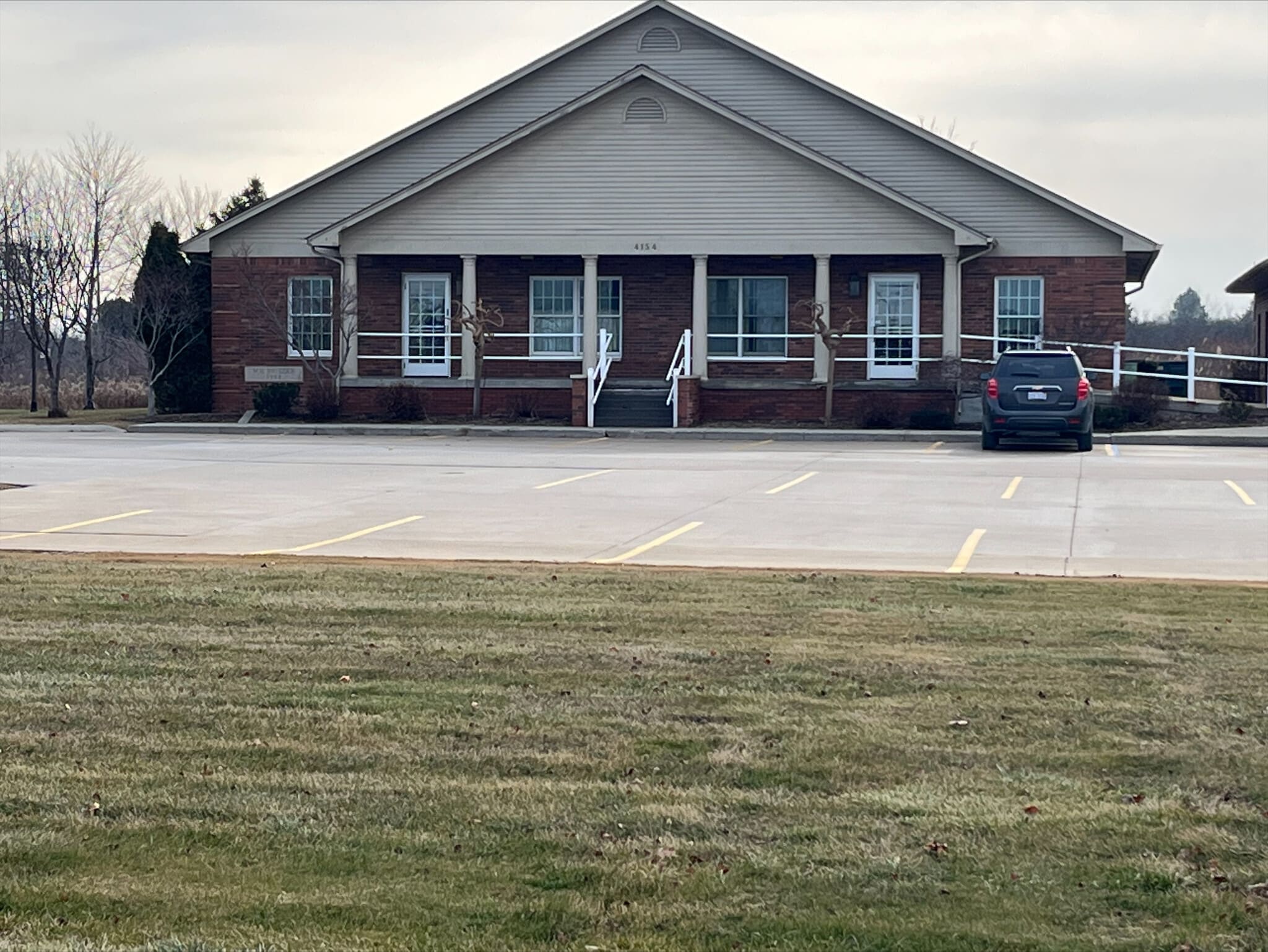 4154 River Road - 2 Commercial / Medical portefeuille de 2 propriétés à vendre sur LoopNet.ca Photo principale- Image 1 de 2