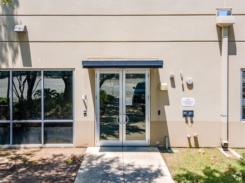 5555 Northwest Pky, San Antonio, TX à louer - Photo du bâtiment - Image 2 de 66