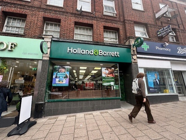 20 Temple Fortune Para, London for lease Building Photo- Image 1 of 3