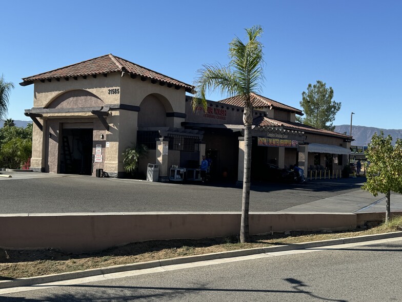 31585 Canyon Estates Dr, Lake Elsinore, CA for sale - Primary Photo - Image 1 of 11