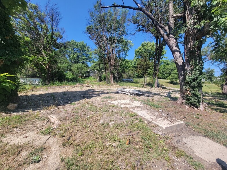 505 S 4th St, Clarksville, MO for sale - Building Photo - Image 3 of 10