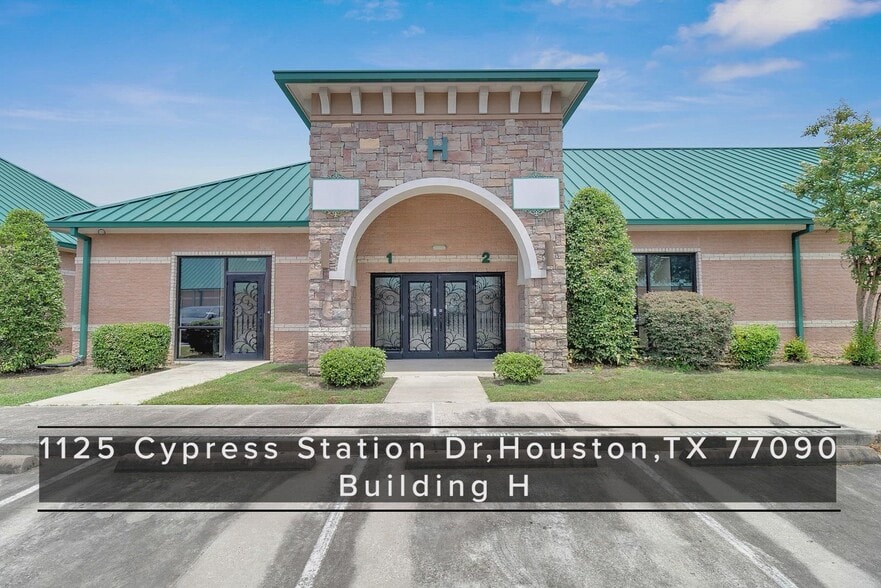 1125 Cypress Station Dr, Houston, TX à louer - Vidéo sur l’inscription commerciale - Image 2 de 31