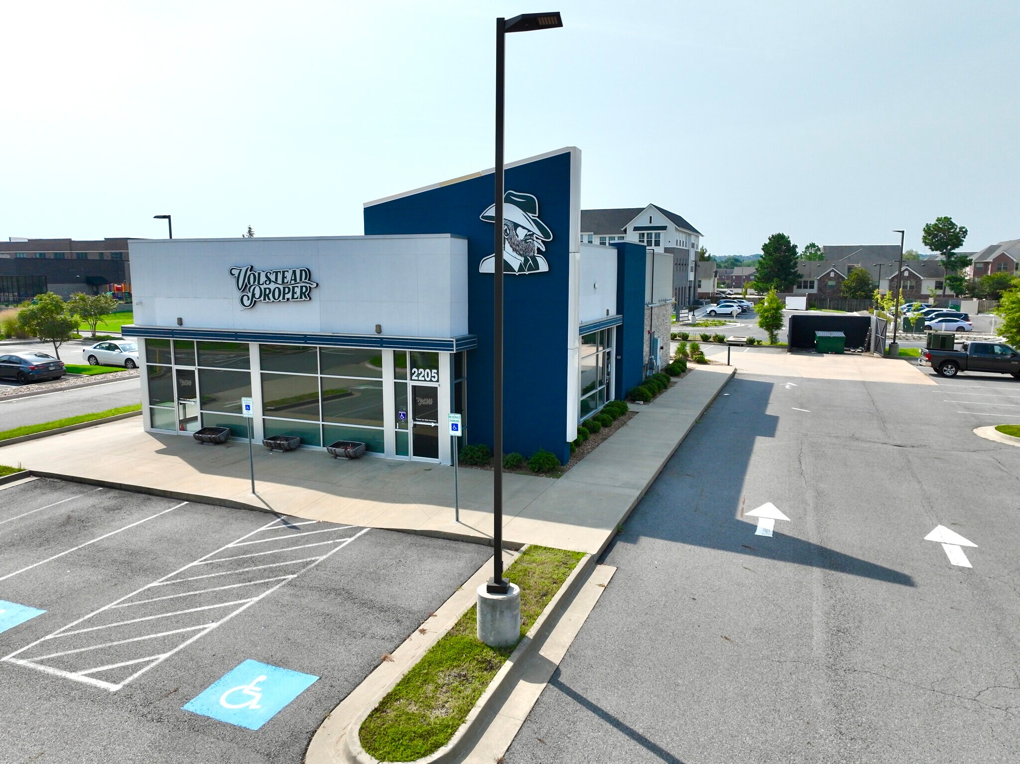 2205 Dave Ward Dr, Conway, AR à vendre Photo du bâtiment- Image 1 de 1