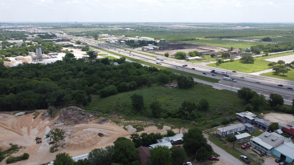 5424 IH-35 S, New Braunfels, TX à louer - Aérien - Image 3 de 4