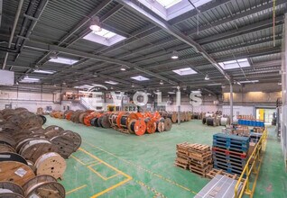 3 Rue De La Croix Martre, Palaiseau for lease Interior Photo- Image 1 of 1