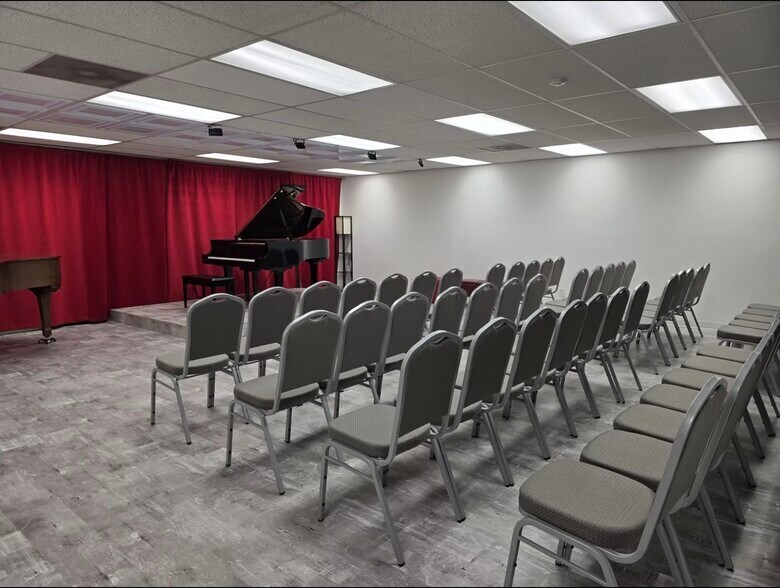 16615 Redmond Way, Redmond, WA à louer - Plan d’étage - Image 2 de 9