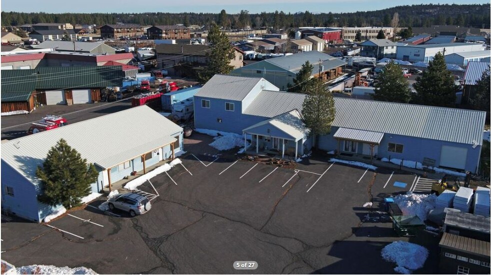 592 N Sisters Park Ct, Sisters, OR à vendre - Photo du bâtiment - Image 3 de 48