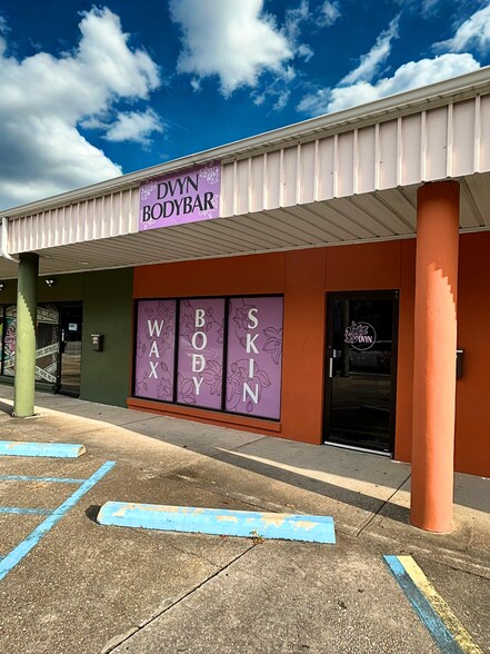 3620-3642 Barrancas Ave, Pensacola, FL for lease - Building Photo - Image 2 of 4