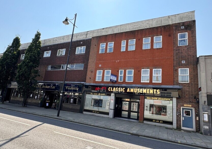 110-112 West St, Fareham à vendre - Photo du bâtiment - Image 1 de 1