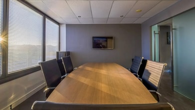303 Coronation Dr, Milton for lease Interior Photo- Image 2 of 4