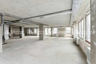 Office in Suresnes for lease Interior Photo- Image 1 of 6