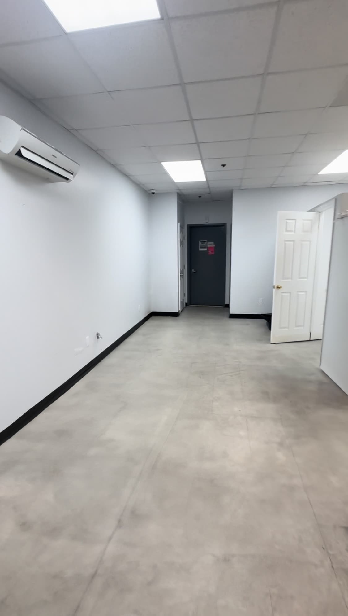 870 Stanley Ave, Brooklyn, NY for lease Interior Photo- Image 1 of 6