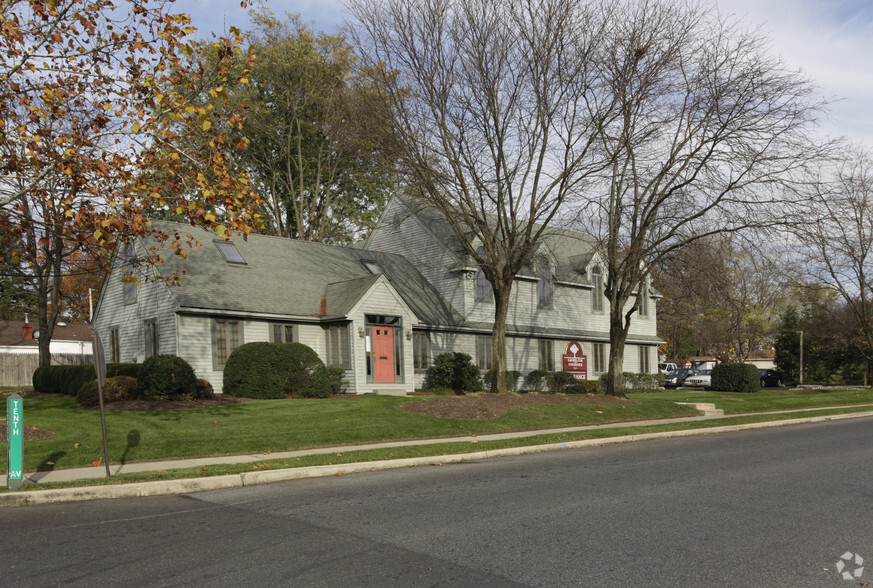 645 10th Ave, Lindenwold, NJ à vendre - Photo principale - Image 1 de 1