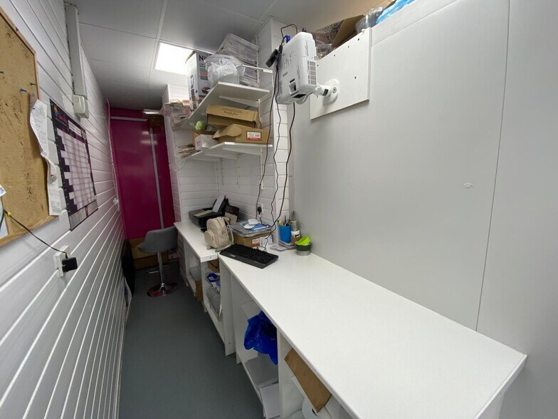 3-5 Ron Leighton Way, Londres à louer - Photo intérieure - Image 3 de 15