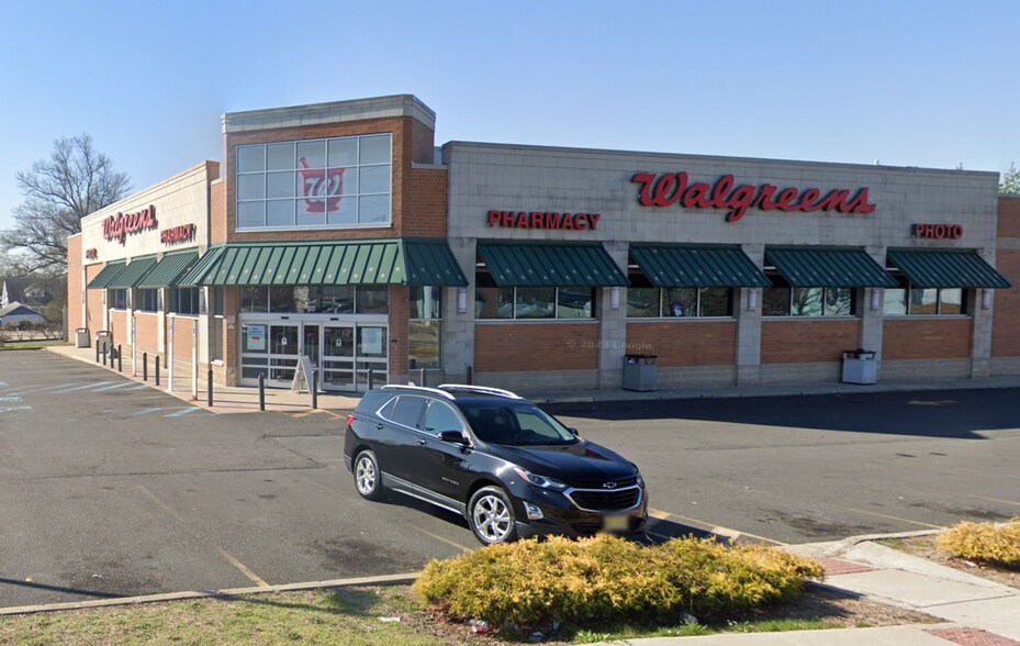 20 W Kings Hwy, Mount Ephraim, NJ à louer - Photo du bâtiment - Image 2 de 9