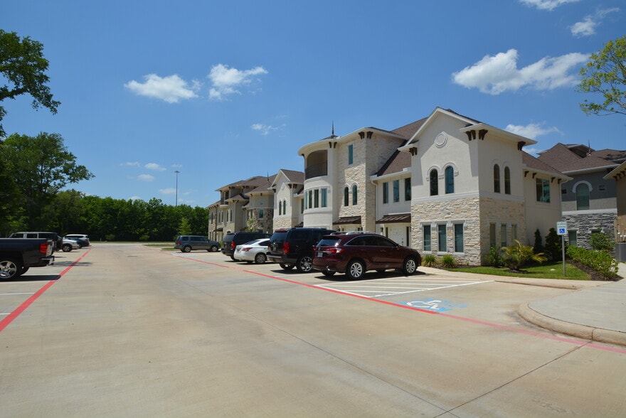 6542 Greatwood Pky, Sugar Land, TX for lease - Building Photo - Image 1 of 26