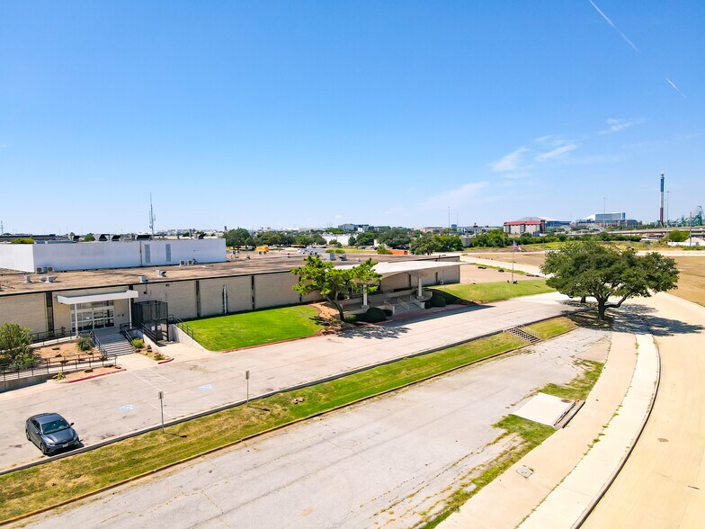 2910 Avenue F, Arlington, TX à vendre - Photo du bâtiment - Image 3 de 12