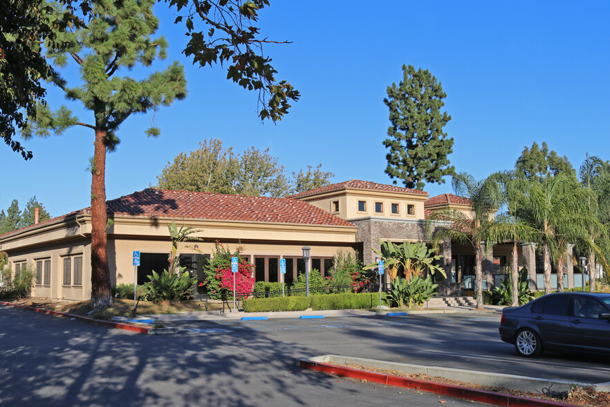 925 S Westlake Blvd, Thousand Oaks, CA for sale - Building Photo - Image 1 of 1