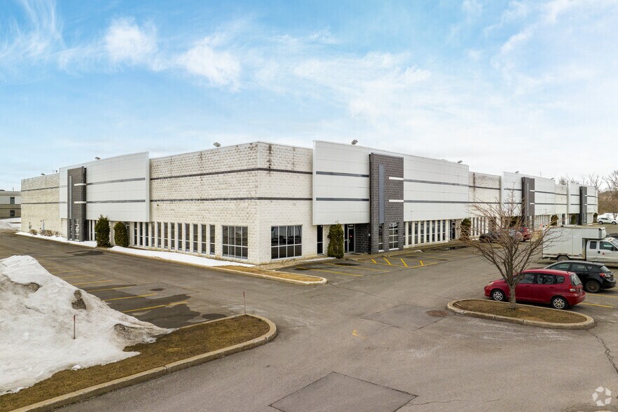 4078-4110 Boul Industriel, Laval, QC for sale - Building Photo - Image 1 of 1